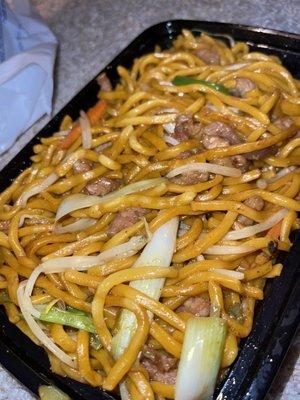 Pork lo mein