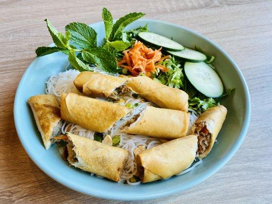 Vermicelli Noodles w/ Eggrolls