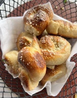 Garlic knots