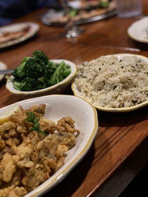 Fried Whole Belly Clam Platter with broccoli and rice