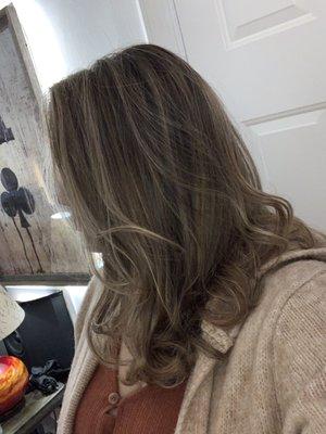 Woman's Haircut & Style