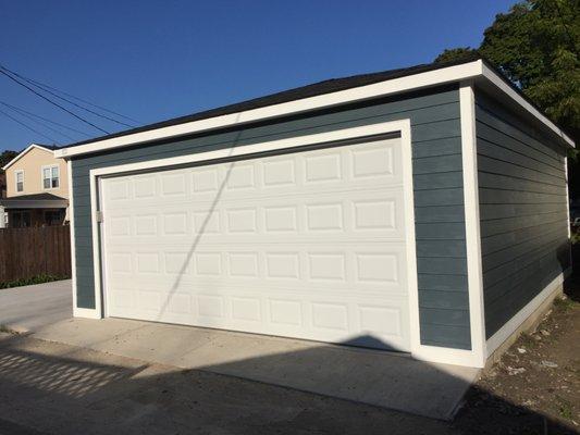 Detached Garage LP Siding Front View 6 of 6