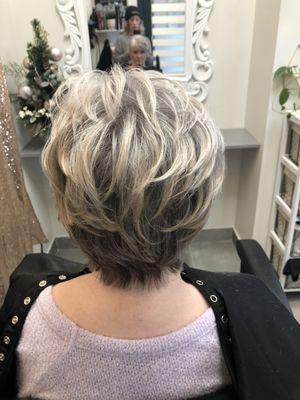 Short hair grey blend