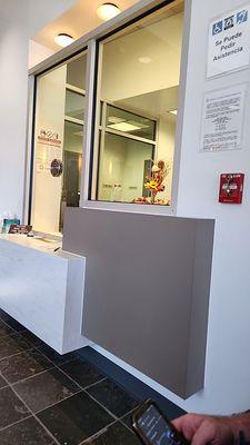 Front counter to collect personal belongings