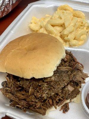 Beef brisket sandwich with Mac and cheese