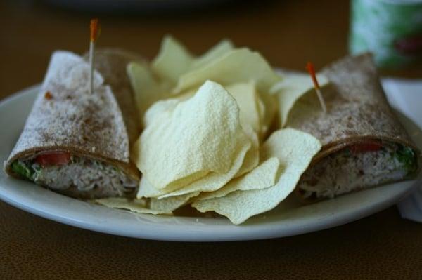 turkey wrap with Baked Lays