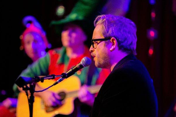 Ben Smith sings/plays as a guest at the "Hot Breakfast and Friends present Another Very Dorky Christmas" upstairs at The Queen.