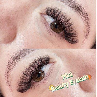 Hybrid lashes done by Mini Beauty Eyelash