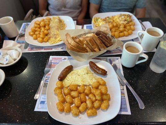 Omelettes, toast, scrambled egg whites, sausage and tater tots!