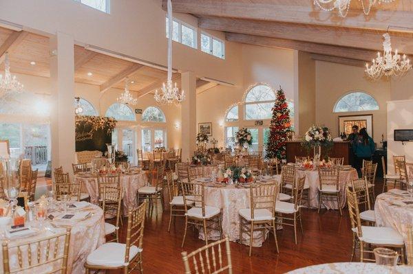 Terrace room: Christmas themed wedding