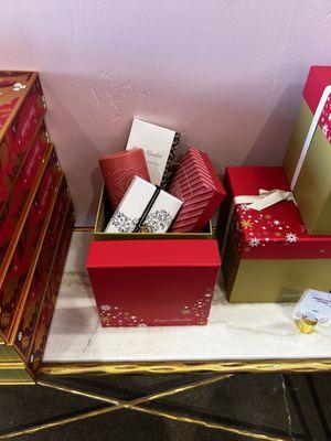 Classic Holiday Gift Box