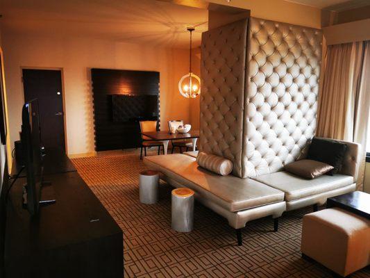 signature room