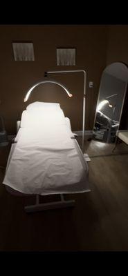 signature glow facial and waxing service