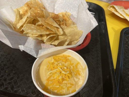 Chips & Queso