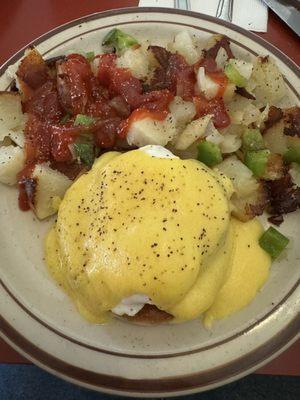 Eggs Benedict with potatoes