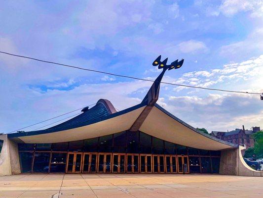 Eero Saarinen designed skating rink