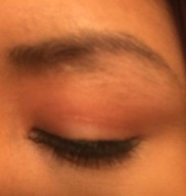 Eyebrow before being waxed (Sry, pic is blurry)