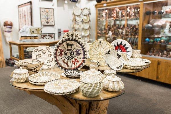 Lema's Kokopelli Gallery offers a wide selection of authentic Native American Indian baskets from the Southwest: Tohono O' Odham Papago Bas