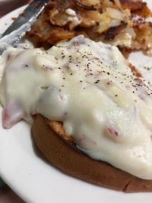 Creamed chipped beef over toast w/home fries