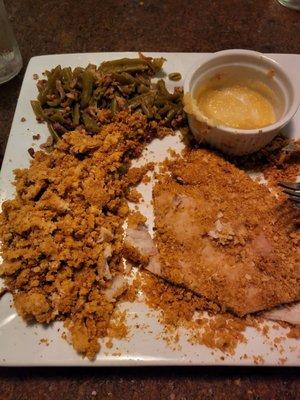 Crispy baked chicken with green beans and apple sauce