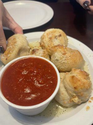 5 Piece Garlic Knots