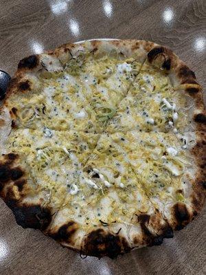 Leek pizza