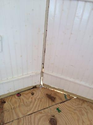 Split on interior wall due to excessive settlement