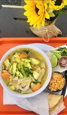 Caldo Casero "Caldo Tlalpeño" (caldo de pollo)