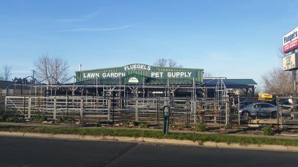 Fluegel's Lawn Garden & Pet Supply Inc