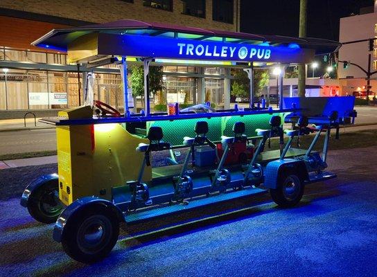 Trolley Pub - Durham