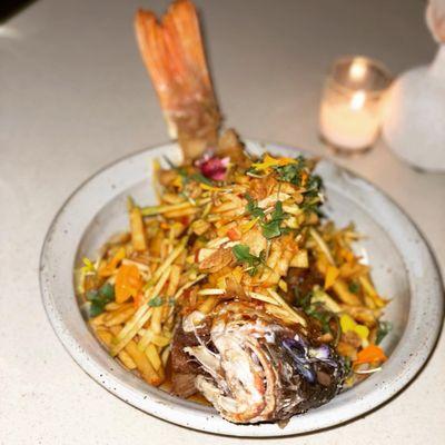 Mango Fish - Whole fried red snapper, mango tamarind slaw (10/10)