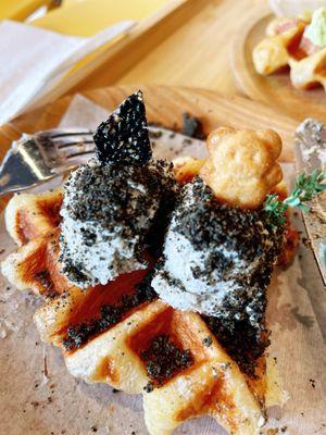 Black sesame croffle!