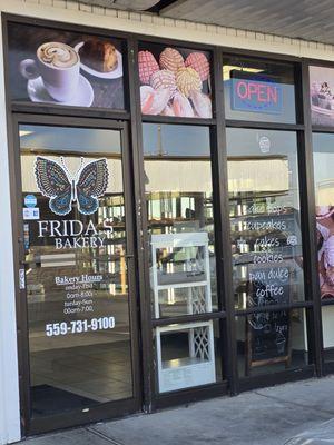 This place is delicious if you are craving bomb mexican bread. It's under new owners and the bread is much better.