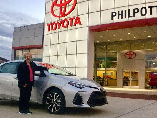 Mrs. Geneva Boyer is such a sweet lady. She recently purchased her new 2017 Corolla XSE from Logan Wandell.