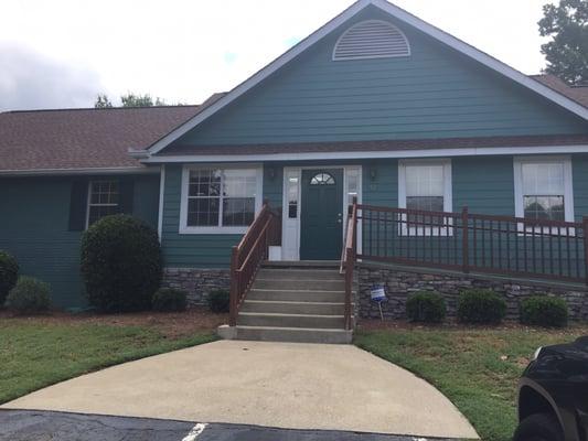 Front of building. Near shallowford on Johnson ferry.