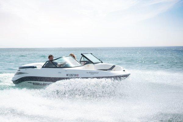 3rd Coast Rentals speedboat rentals