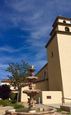 A dolphin fountain!!!