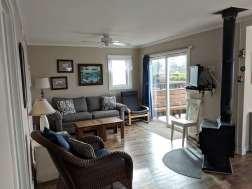 Living room in Cabin 6