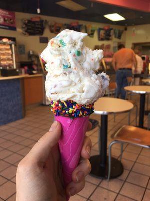 Icing on the top scoop with the coconut scoop and a sprinkle cone!!!! This is the best Baskin-Robbins I've been to in years!!!!