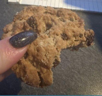 Oatmeal raisin cookie