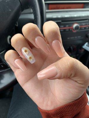 simple nails with clear accent nail with flowers !!! absolutely recomend 10/10