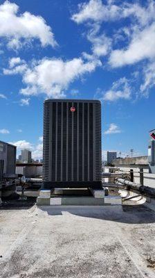 Remove a 25+ year old system and installed this beauty of an energy saver. 7.5 ton Rheem commercial system.