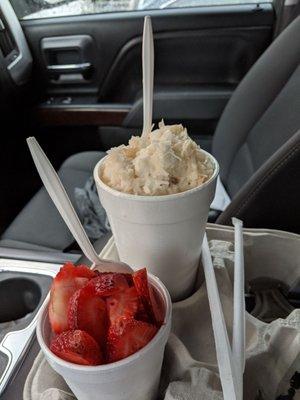 Awesome mangonadas, and coconut raspas (snow cones). Ladies are nice. Good prices. Small place if you wink you will miss it driving by.