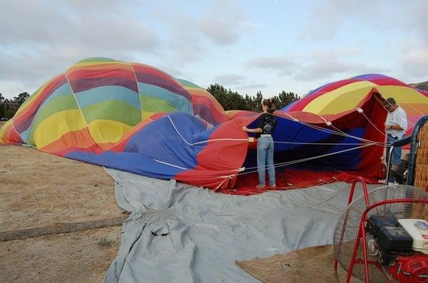 The crew sets up the balloon.