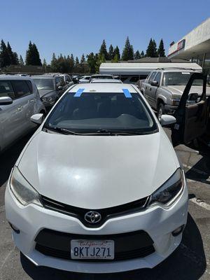 2015 Toyota corolla windshield replaced by Sun Auto Glass.