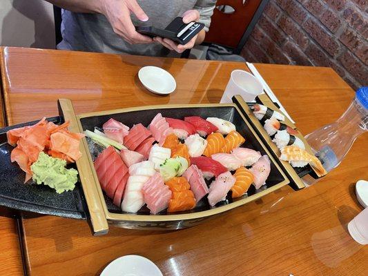 Sushi Sashimi Combo Platter