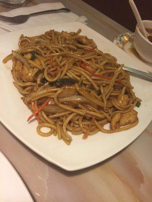 Chicken Lo Mein