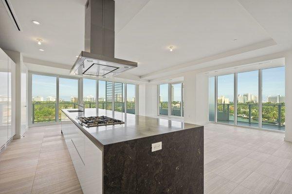 Ritz Carlton Residence: www.elitemiamiproperty.com