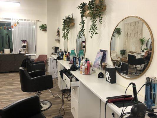 Inside Salon Stations