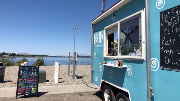 Ordering window and daily menu in front of Clover Island Lighthouse in Kennewick.